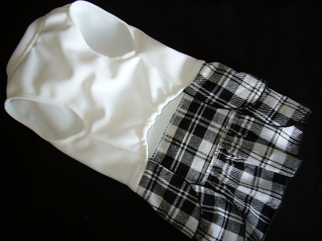 値下げ！S小型犬白黒タータンワンピ_画像4