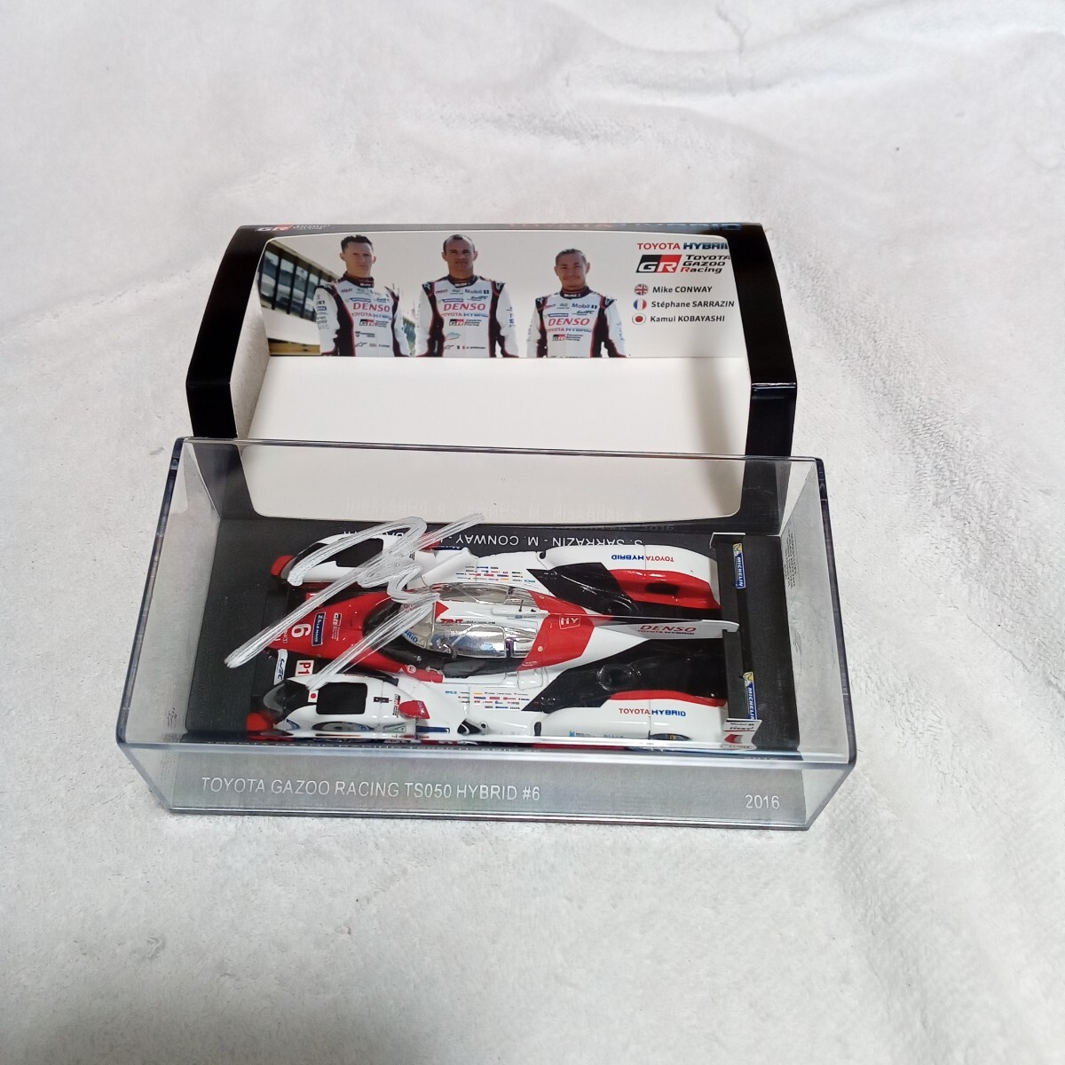 スパーク トヨタ TS050 ハイブリッド 1/43 GAZOO RACING 2016 小林可夢偉選手サイン入り TOYOTA Spark_画像3