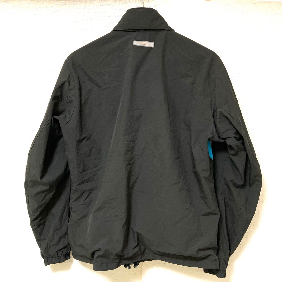 様々なスポーツに!【DESCENTE】デサント ジップアップ ウィンドブレーカー 運動 フード収納 トレーニング ジャージ ブラック L/Y24103UU_画像3