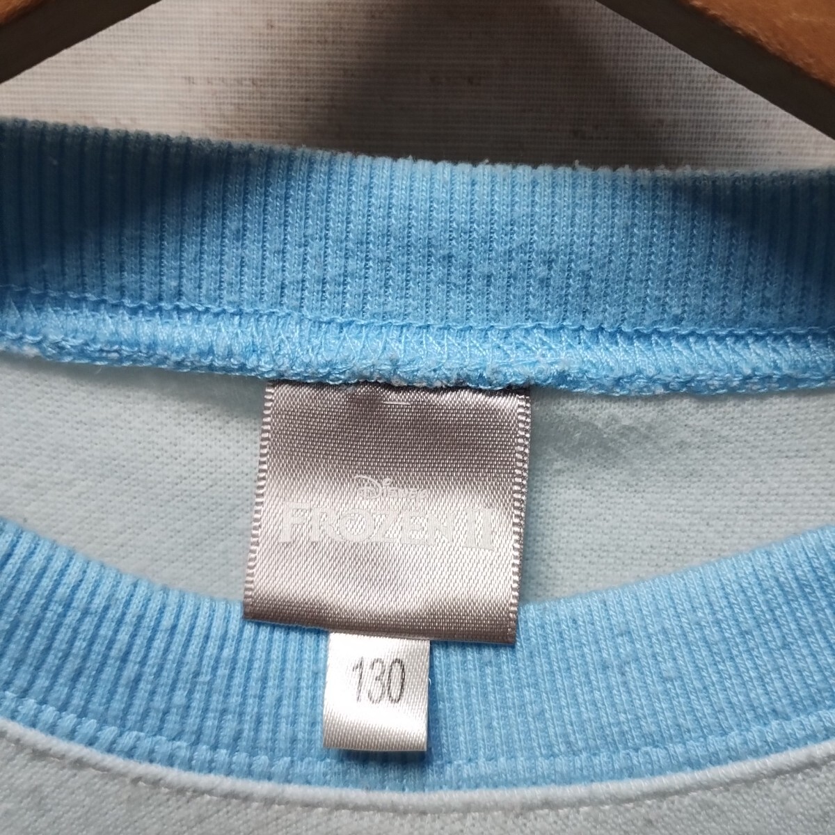 全国送料無料 ディズニーアナと雪の女王2 子供服キッズ女の子 パジャマトップス 130_画像2