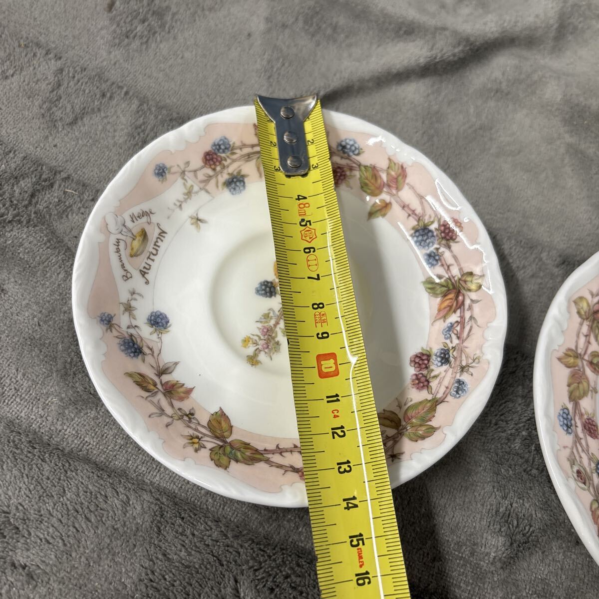 ロイヤルドルトン　ブランブリーヘッジ　秋　Autumn 　トリオ　　四季　中古　保管品_画像5