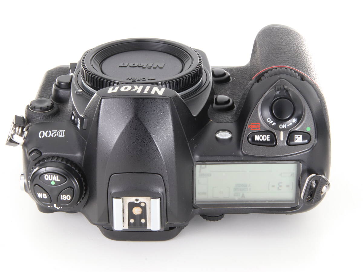 【美品】ニコン Nikon D200 ボディ 完動品 シャッター数18,922回 元箱・チャージャー・ストラップ・取説・簡単操作ガイド付き #8582_画像7