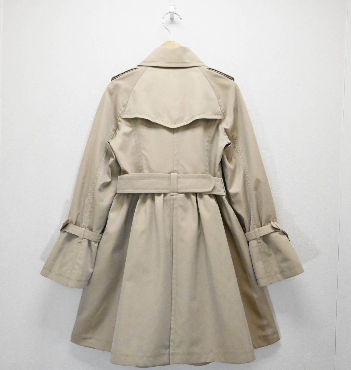 R503★良品 BURBERRY BLUE LABEL バーバリー ブルー レーベル フレアライン コットン トレンチコート 40 ベージュ Y2K スプリングコート_画像2