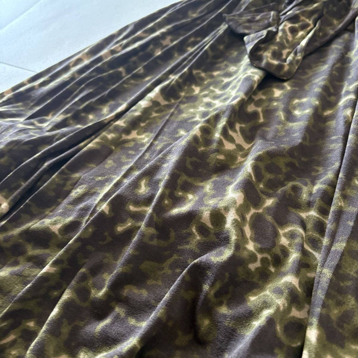 マックスマーラ　MAX MARA 白タグ　Aライン　ヒョウ柄　スカート　ロング　42サイズ　大きいサイズ　カーキ系　アースカラー_画像6