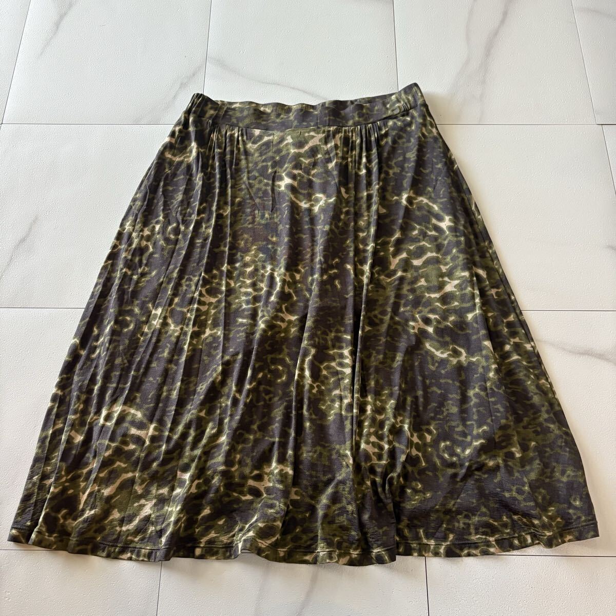 マックスマーラ　MAX MARA 白タグ　Aライン　ヒョウ柄　スカート　ロング　42サイズ　大きいサイズ　カーキ系　アースカラー_画像8