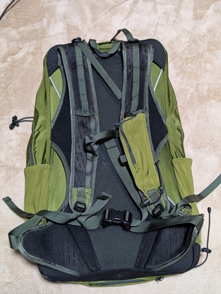 mont-bell　 モンベル　レラパック 25　 登山　グリーン　今年6月購入　美品　 リュックサック_画像3