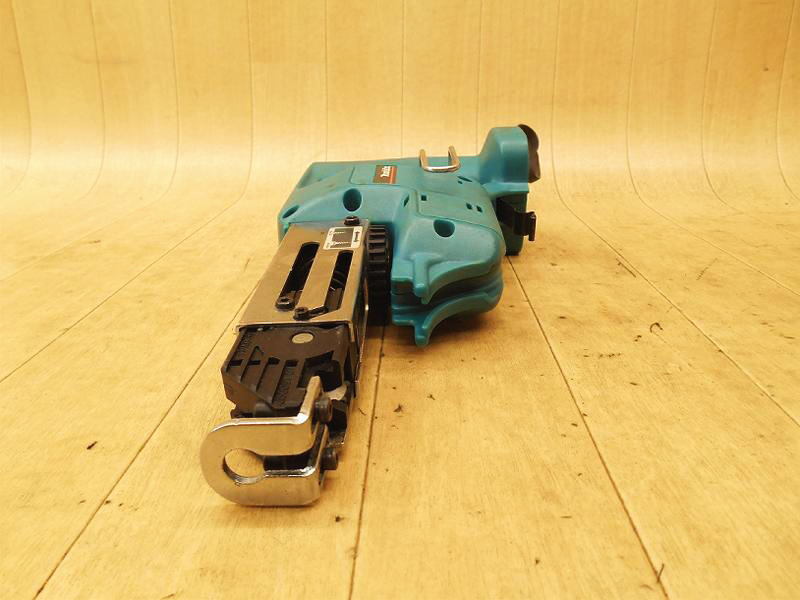 〇 makita マキタ 充電式 オートパック スクリュードライバ 6831D スクリュードライバー コードレス 本体のみ DC12V ドライバ ドライバー_画像6