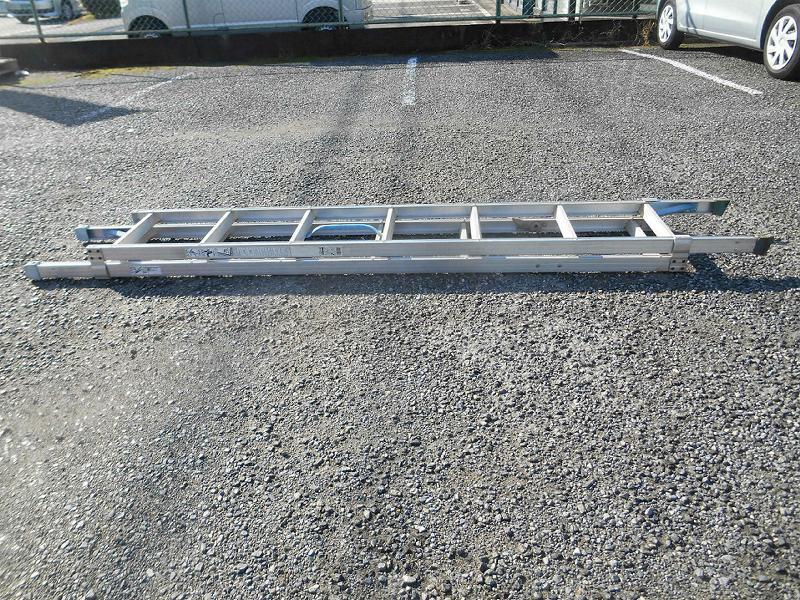 ◆ 長谷川工業 アルミ合金製伸縮形はしご LQ2-40 Hasegawa 伸縮 二連 2連 はしご ハシゴ 梯子 アルミ合金製 100kg 全長4m2cm No.5602_画像5