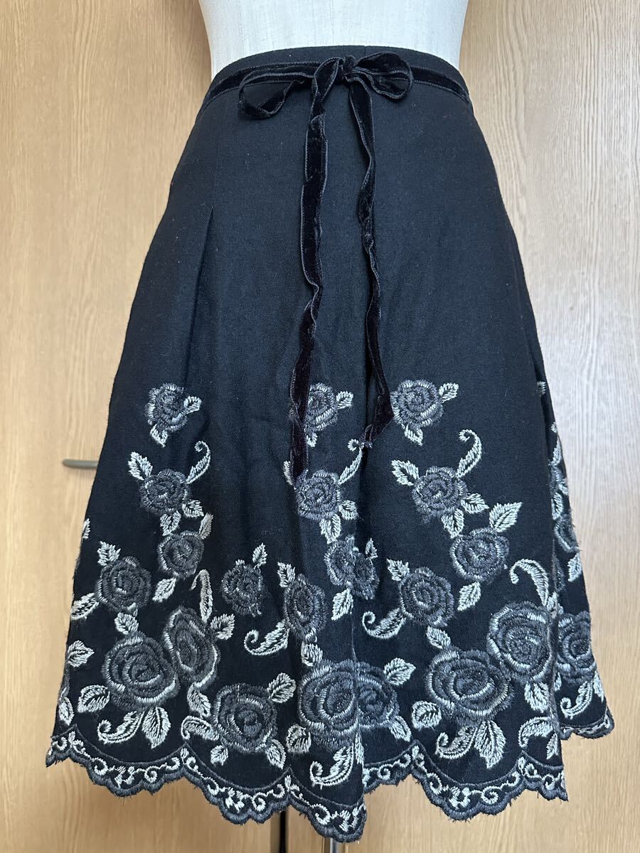 ◇日本製 レストローズ LEST ROSE クラシカル 薔薇花刺繍 ウールカシミヤ混 スカート◇古着レトロ_画像1