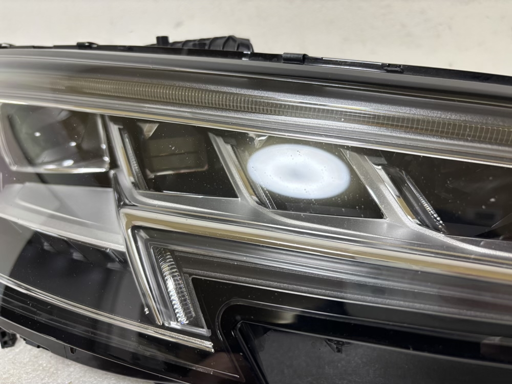 ☆ アウディ A4 8W マトリクス LED ヘッドライト 右 ☆51121_画像6