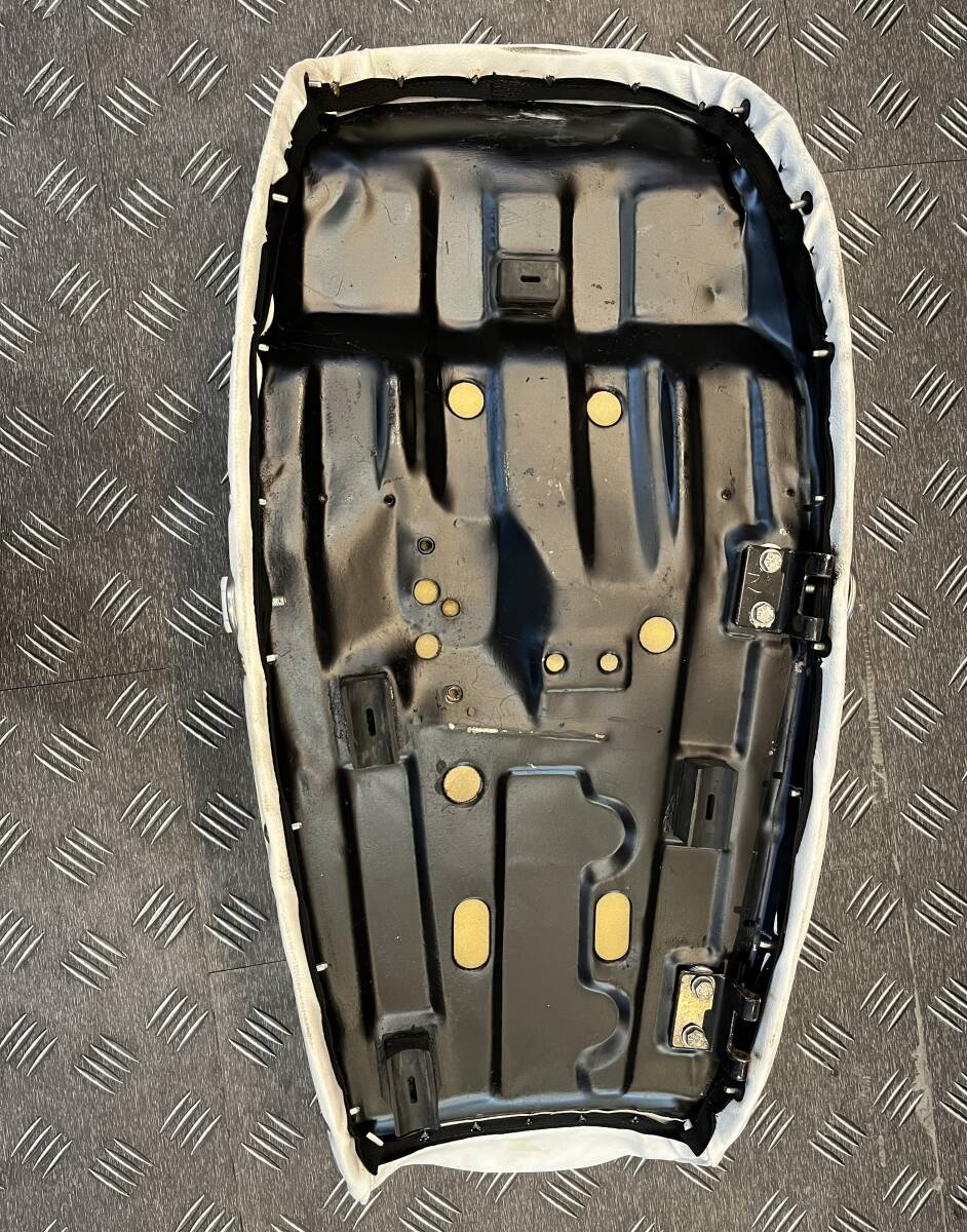 白 シート バナナ Z1 Z2 RS A4 A5 FX マッハ CB GS GT CB 当時 コミネ キジマ リード _画像6