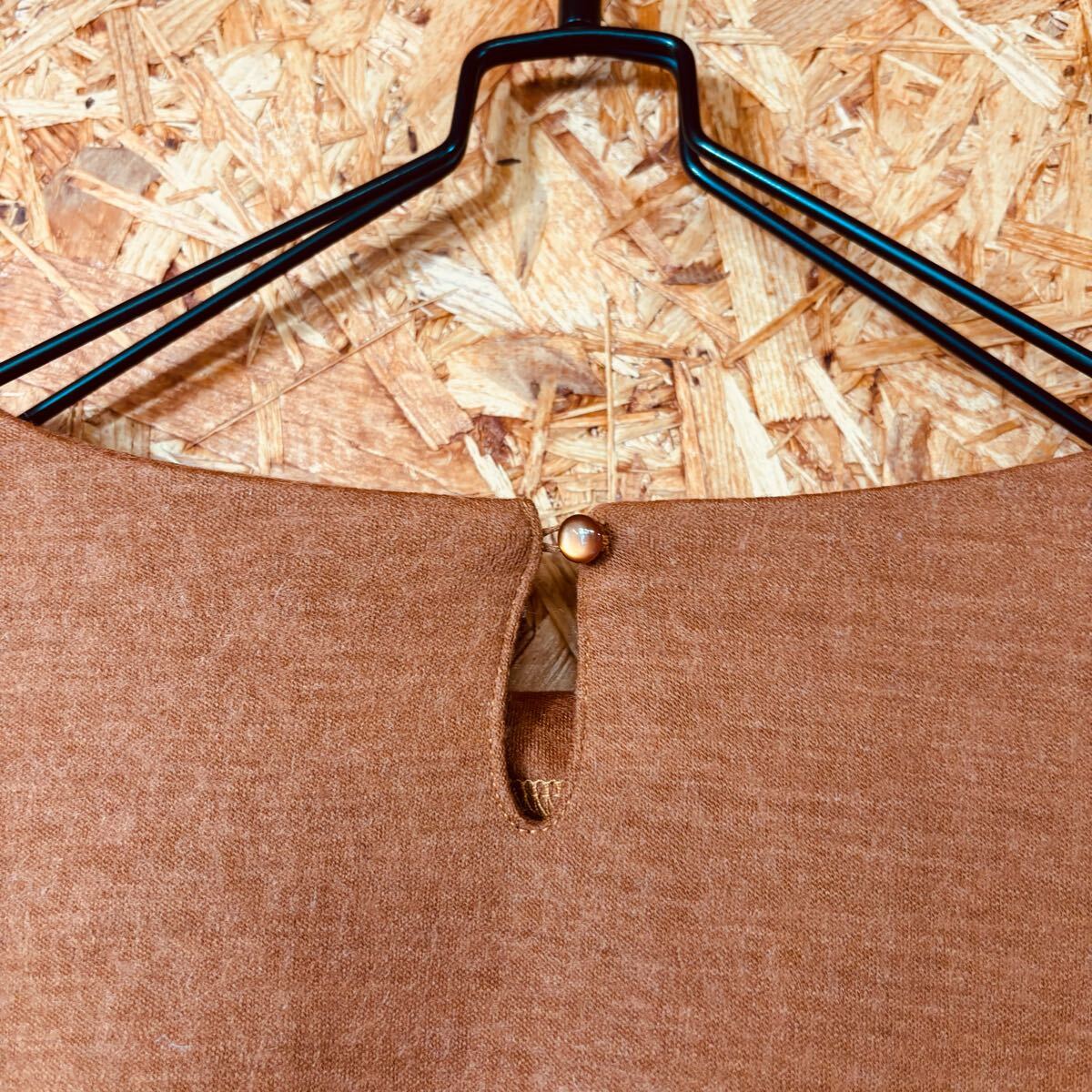 美品　URBAN RESEARCH DOORS 長袖 ワンピース ひざ丈 ポケットあり　キャメル 長袖ワンピース　4984_画像5