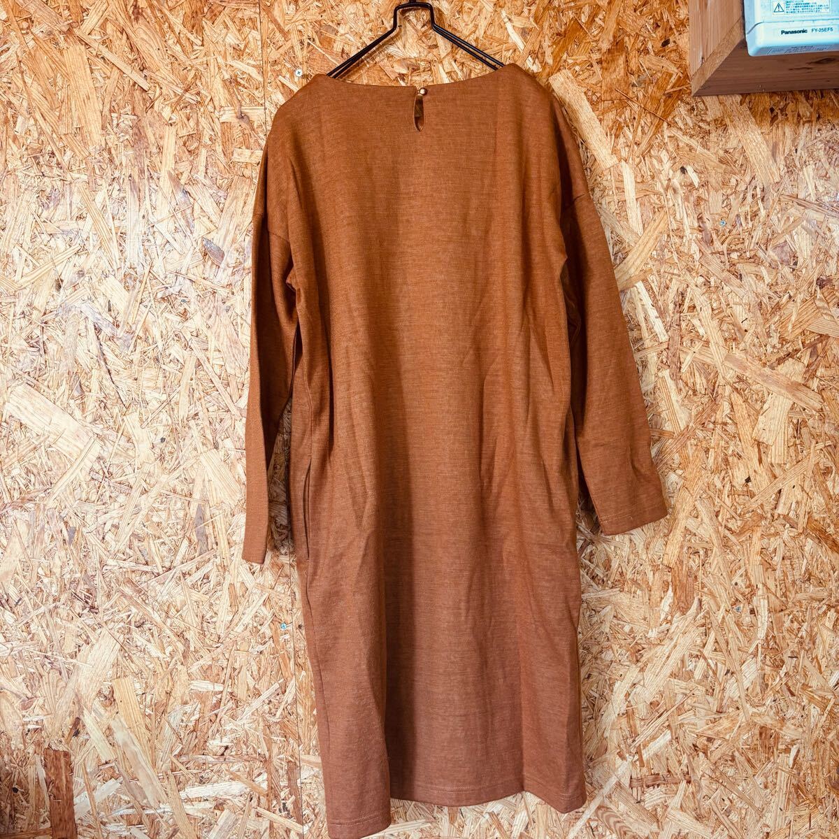 美品　URBAN RESEARCH DOORS 長袖 ワンピース ひざ丈 ポケットあり　キャメル 長袖ワンピース　4984_画像6