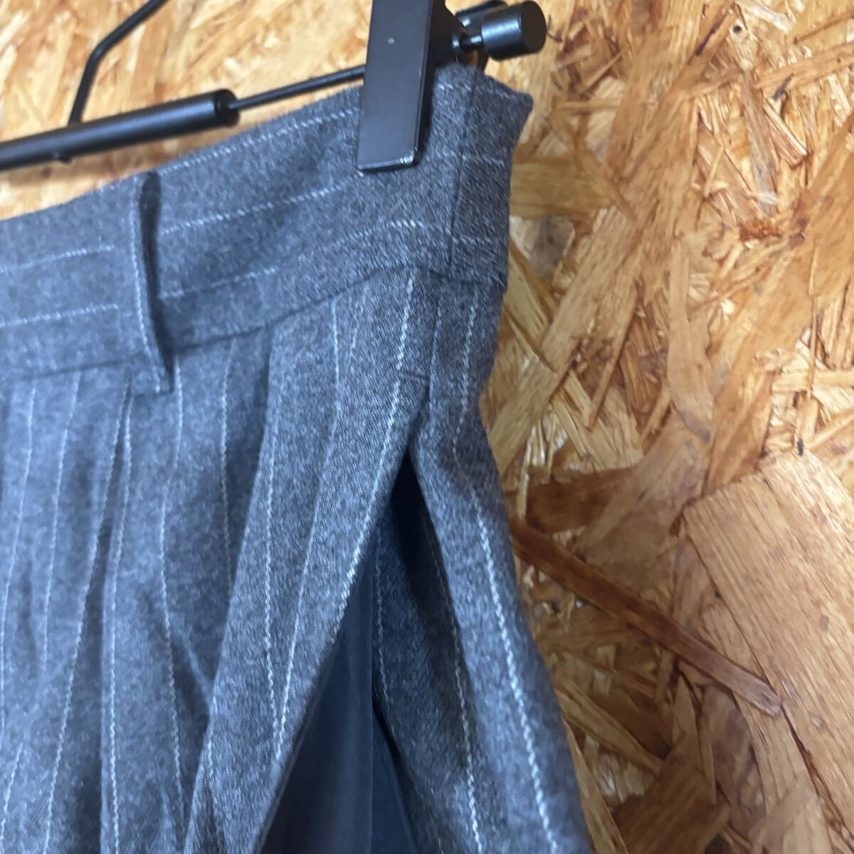 未使用　GU パンツ ストライプ タックワイドパンツ グレー レディース　Mサイズ　ボトムス　5001_画像3