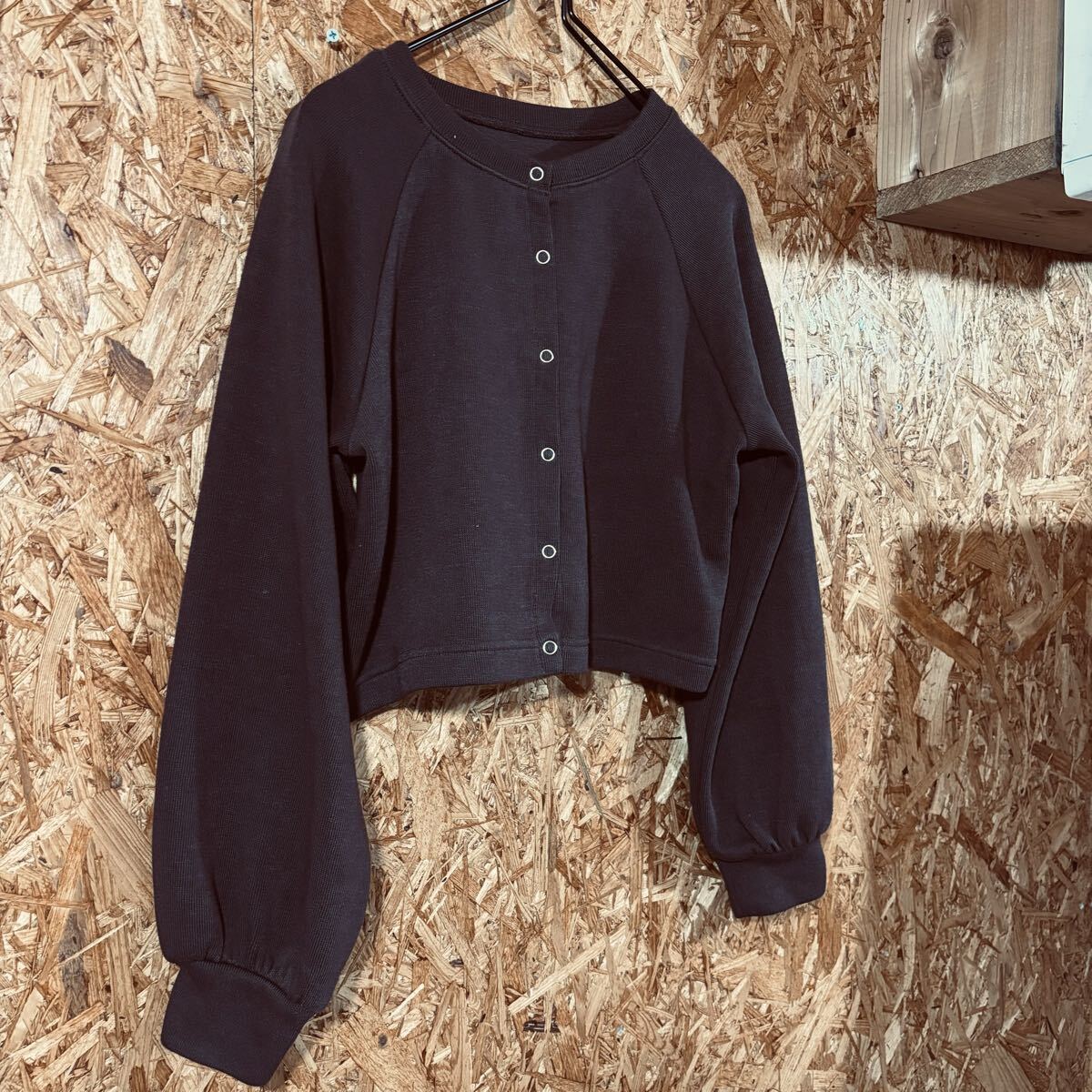 美品　 LOWRYS FARM カーディガン　ショート丈　 トップス　ブラウン　レディース　トップス　5038_画像2