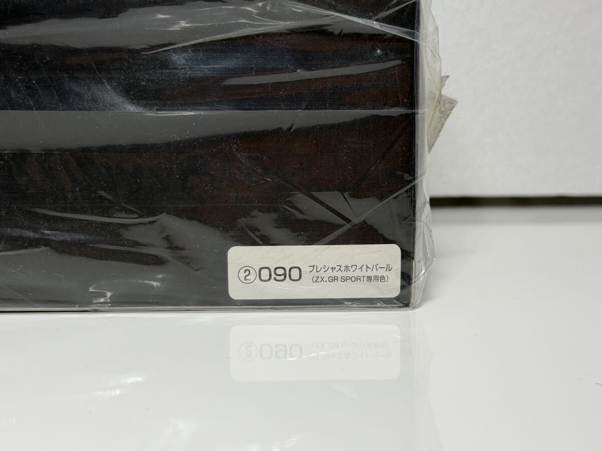 トヨタ ランドクルーザー 300 プレシャスホワイトパール 新型 1/30 新品未開封 カラーサンプル ミニカー_画像5