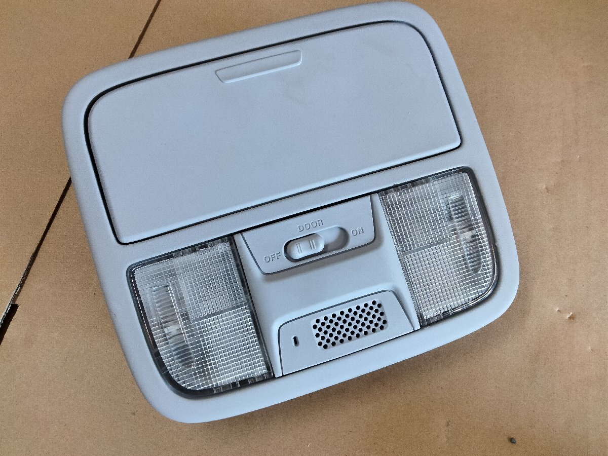 H24　ステップワゴン スパーダ　RK5　フロント　ルームランプ　小物入れ_画像1