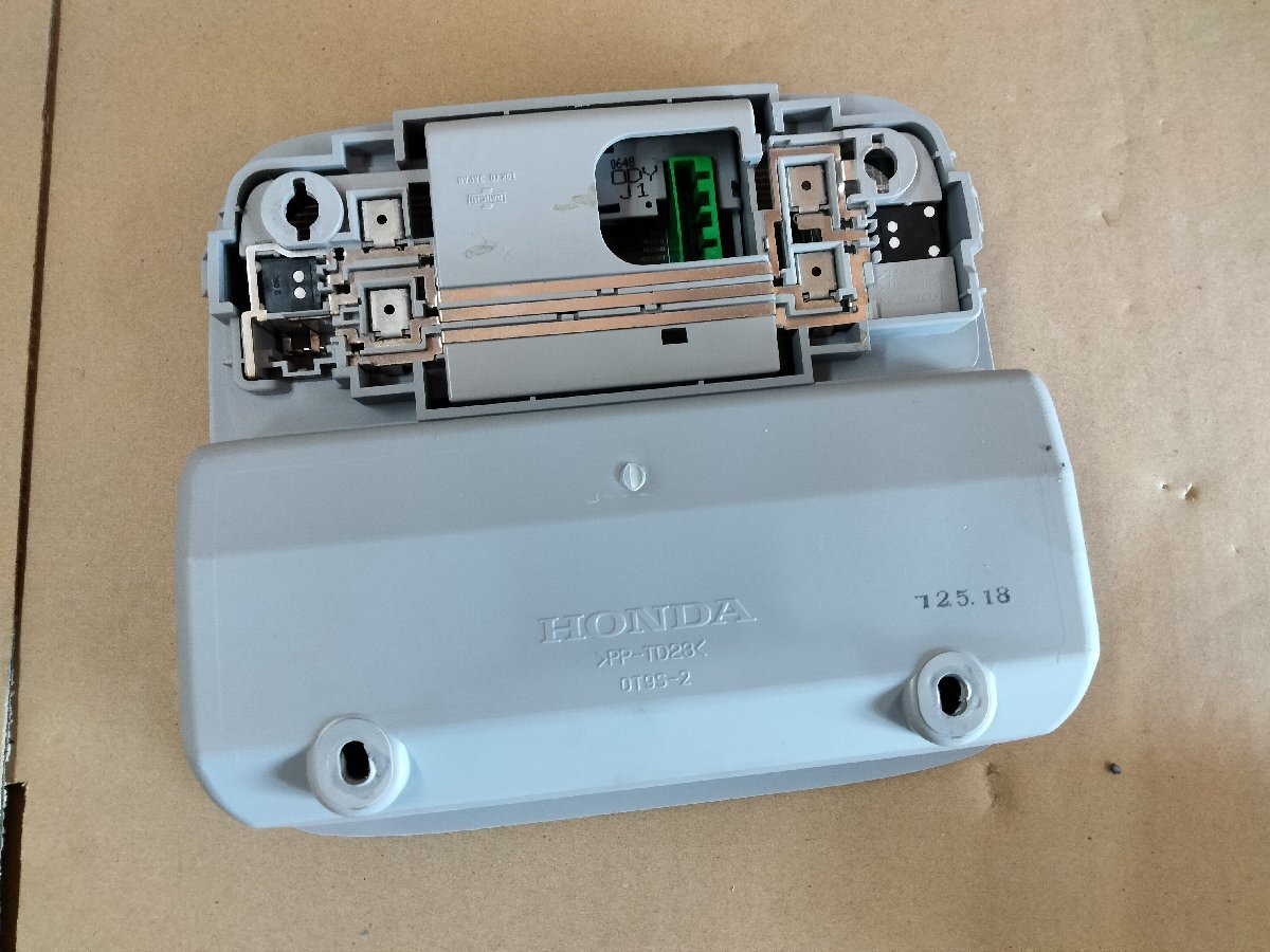 H24　ステップワゴン スパーダ　RK5　フロント　ルームランプ　小物入れ_画像3