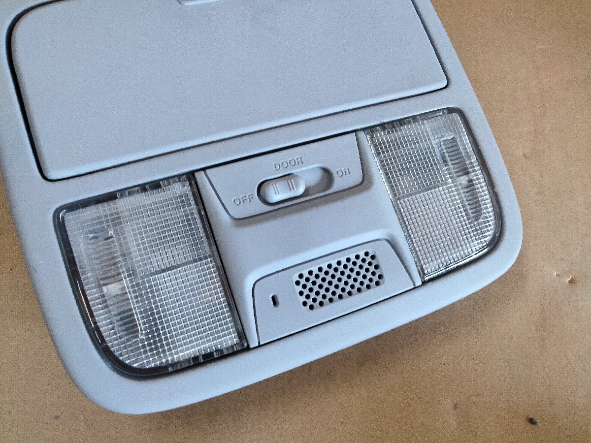 H24　ステップワゴン スパーダ　RK5　フロント　ルームランプ　小物入れ_画像2