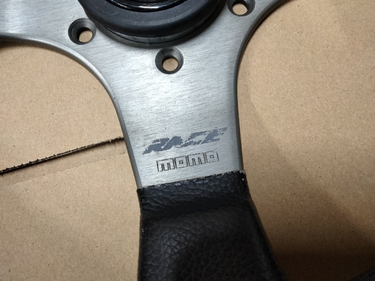 MOMO　ステアリングホイール　KBA 70142　D32　07-07_画像3