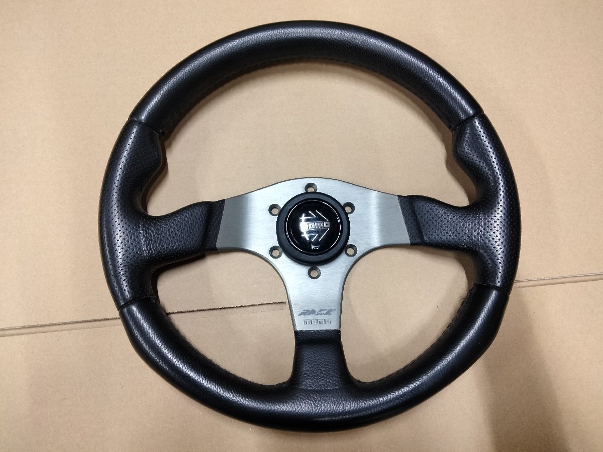 MOMO　ステアリングホイール　KBA 70142　D32　07-07_画像1