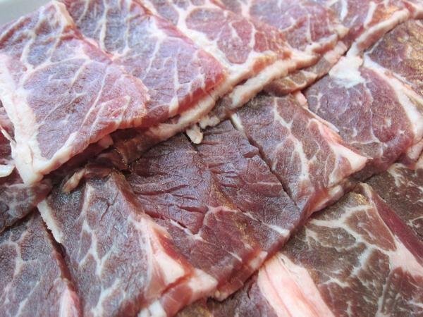 霜降り「牛カルビ500g」4mmカット、カナダ産　焼肉用_画像3