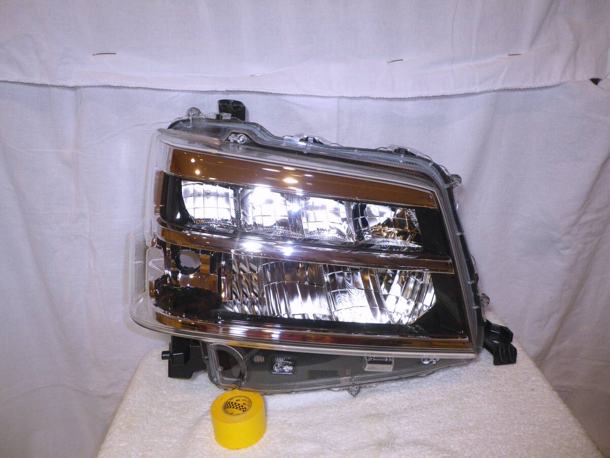 Z09 美品 ステー破損ナシ LED 打刻エR ハイゼット アトレー S700V S700W 右ヘッドライト 右ライト A011 81110-B5210 81130-B5190_画像1