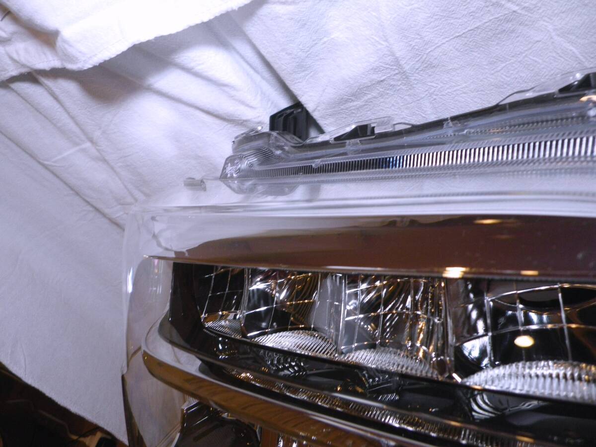 Z09 美品 ステー破損ナシ LED 打刻エR ハイゼット アトレー S700V S700W 右ヘッドライト 右ライト A011 81110-B5210 81130-B5190_画像4