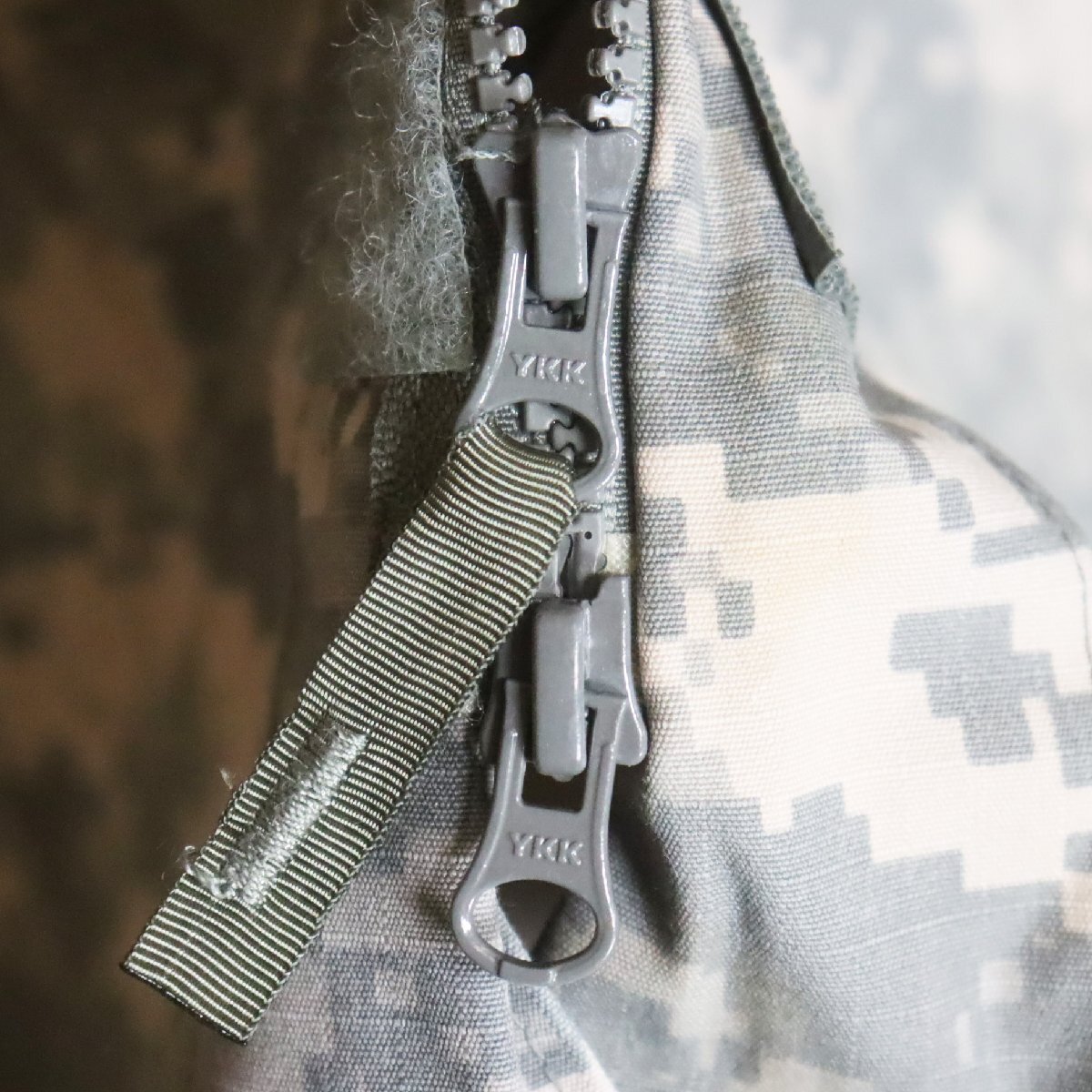 D8R/R4.30-3 アメリカ軍 米軍 U.S.ARMY ACU コンバットジャケット デジタルカモ ミリタリージャケット 迷彩 M 軍モノ 実物_画像4