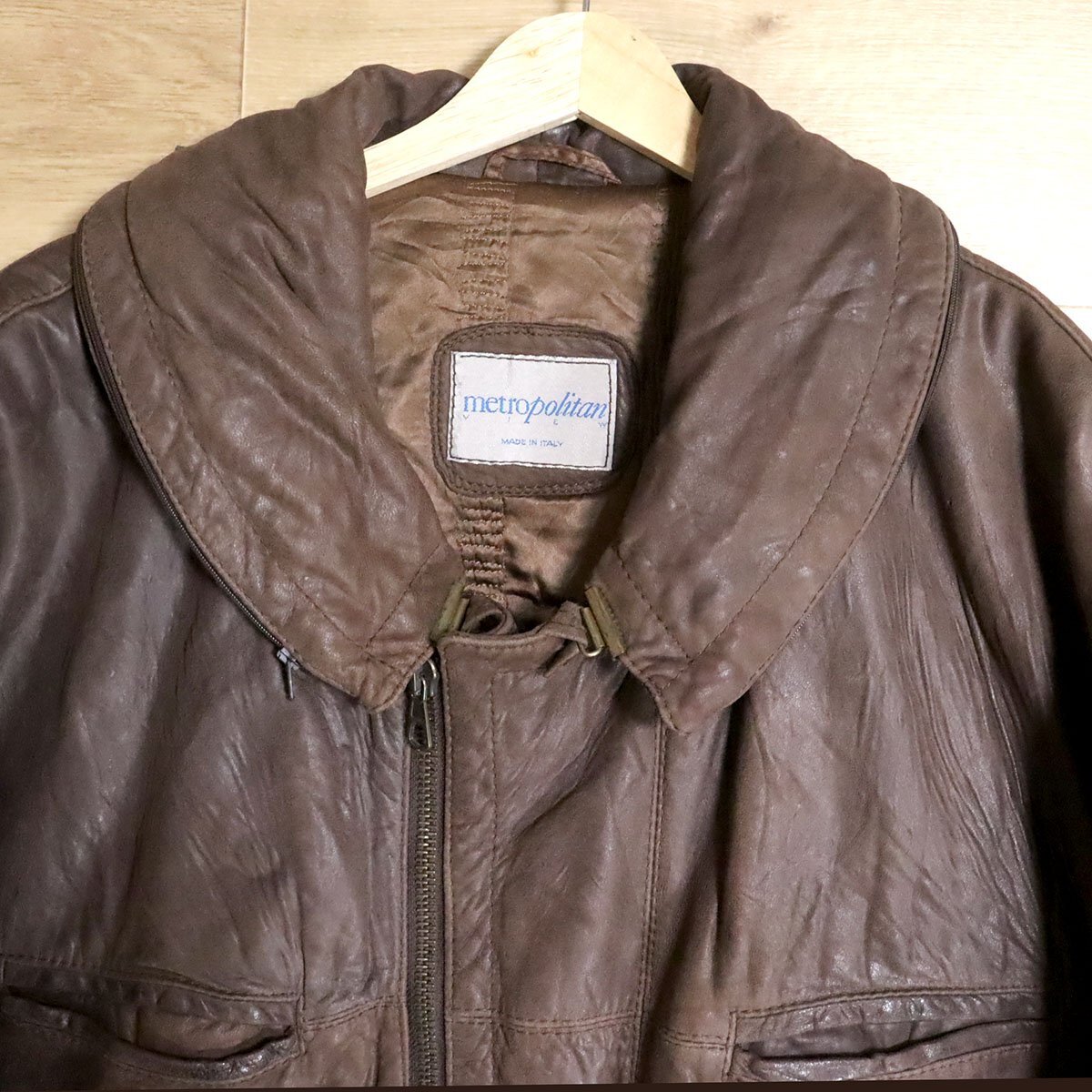 Y5R/D9.24-3　イタリア製　metropolitan　レザーブルゾン　本革　ボンバージャケット　収納フード　中綿　革ジャン　50　ユーロ古着_画像2