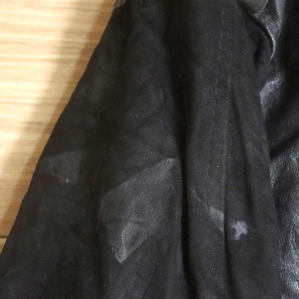 ?1R/O8.28-7　ユーロ古着　レザージャケット　本革　レザーブルゾン　ミリタリージャケット　革ジャン　皮ジャン　切り替え　ブラック_画像3