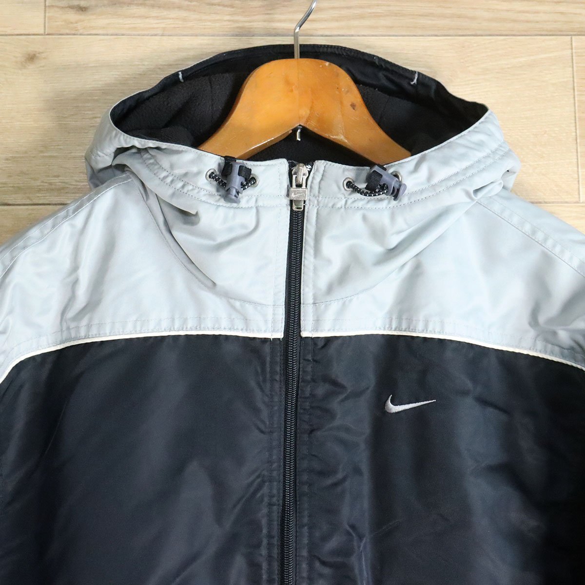 J3S/Y4.9-1　NIKE　ナイキ　中綿パーカー　パファージャケット　ナイロンジャケット　ウィンドブレーカー　ロゴ刺繍　S　スポーツウェア_画像2