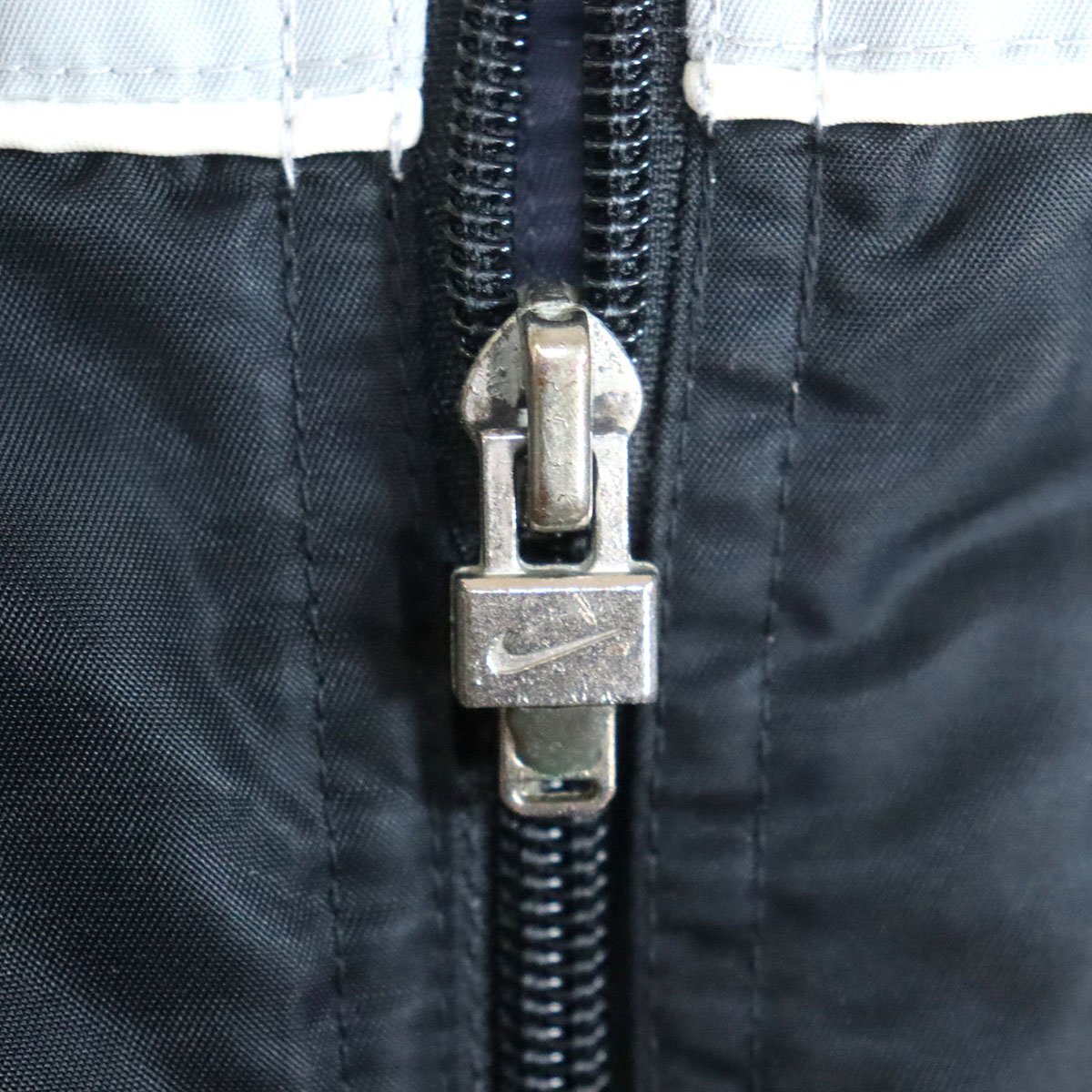 J3S/Y4.9-1　NIKE　ナイキ　中綿パーカー　パファージャケット　ナイロンジャケット　ウィンドブレーカー　ロゴ刺繍　S　スポーツウェア_画像5