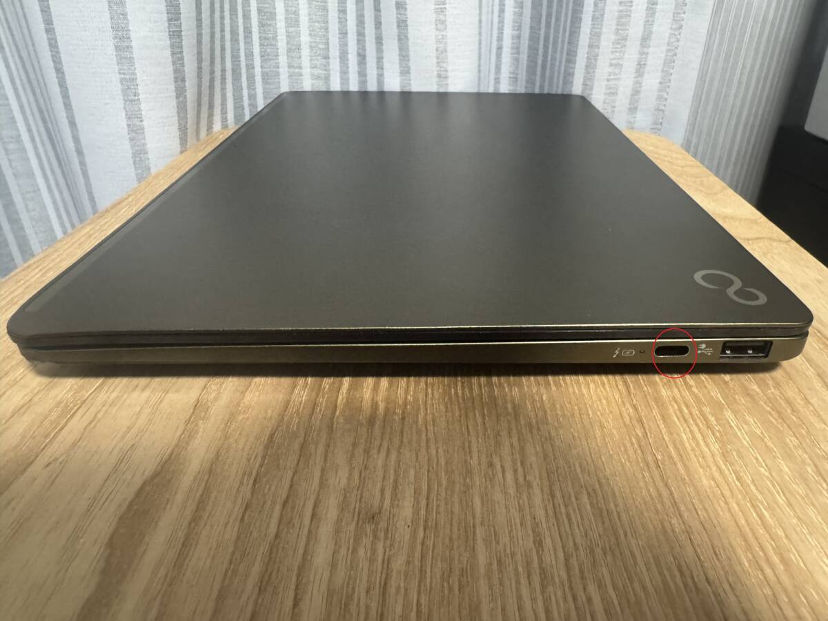 【ジャンク】富士通　Fujitsu LIFEBOOK CH90/E3 FMVC90E3K 通電不可 液晶パネル無し USB-Cポート欠損 _画像6