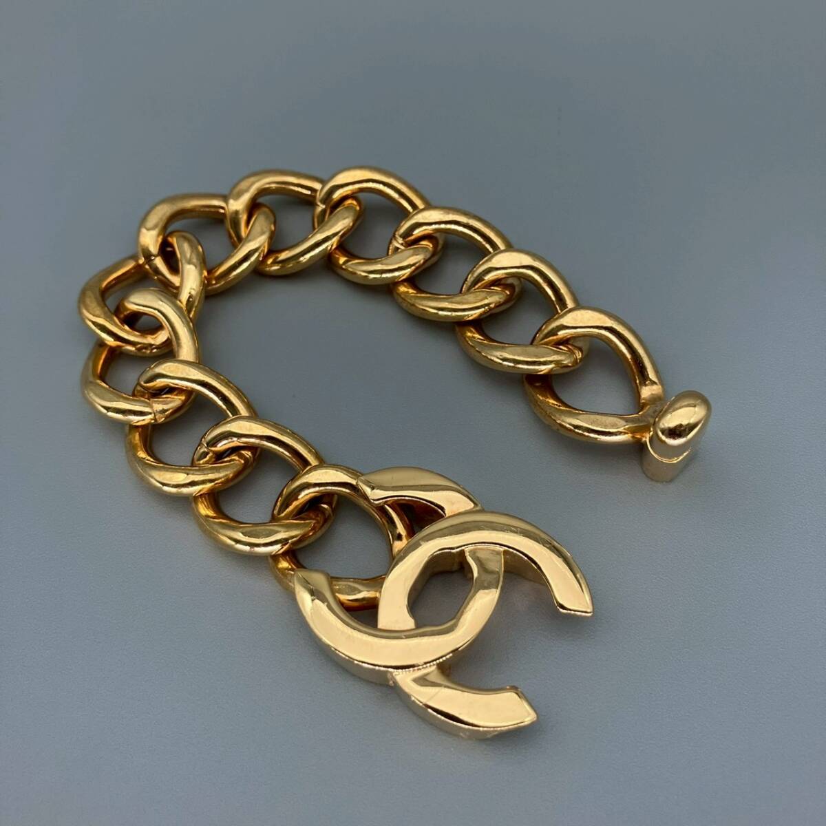 CHANEL (シャネル) ヴィンテージ ココマーク ターンロック ゴールド ブレスレット_画像3