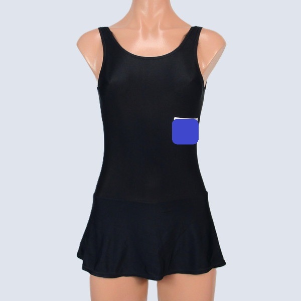 c5862★使用感あり 140サイズ 競泳水着 女子 レディース ジュニア ネイビー 紺黒系 ワンピース つるすべ スカート アイルズ 無地 シンプル_画像2