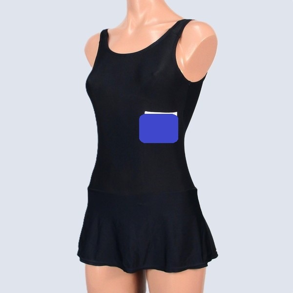 c5862★使用感あり 140サイズ 競泳水着 女子 レディース ジュニア ネイビー 紺黒系 ワンピース つるすべ スカート アイルズ 無地 シンプル_画像1