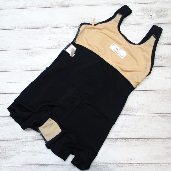 c5862★使用感あり 140サイズ 競泳水着 女子 レディース ジュニア ネイビー 紺黒系 ワンピース つるすべ スカート アイルズ 無地 シンプル_画像6