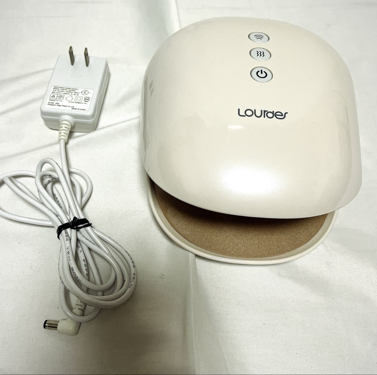 送料無料！Lourde ルルド ハンドケア ハンドマッサージャー ハンディマッサージ ヒーター付 AX-HXL180 家庭用 ホワイト_画像1