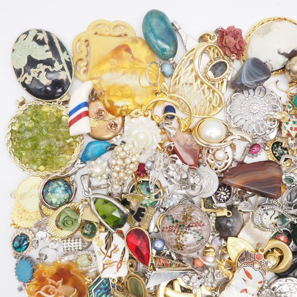 (PH1023) 1円 ペンダント チャーム 大量セット 約1kg 真珠 カラーストーン 多数 トップ ヘッド アクセサリー ジャンク_画像2