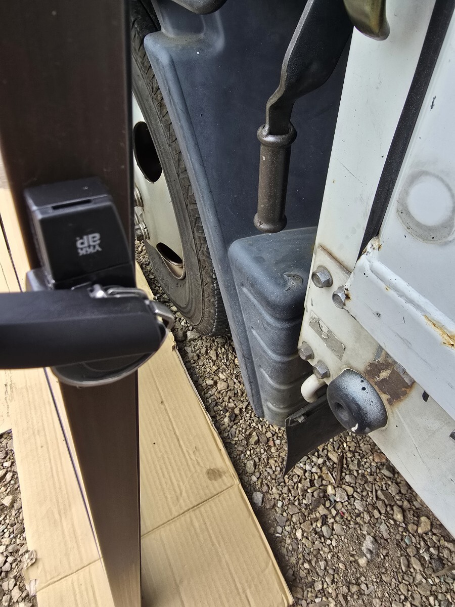 ②【店舗受取限定】YKK AP PVC 防音断熱に強い樹脂フレームと複層窓 プラマードU X23E08 _画像4