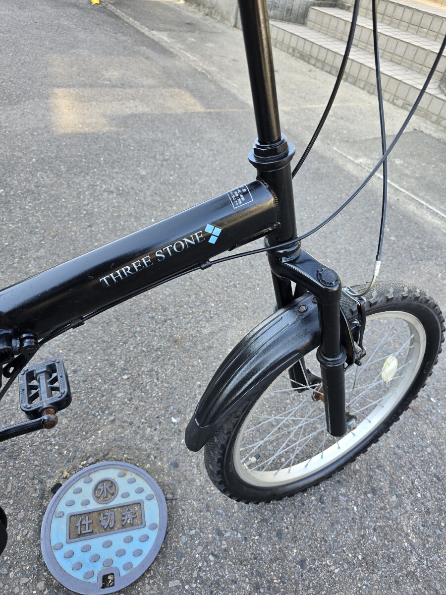 THREE STONE 折りたたみ自転車 BLACK 20インチ 6ギア タイヤ太め20X2.0 サスペンション付 おしゃれ かっこいい スリーストーン _画像6