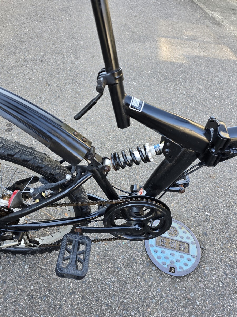 THREE STONE 折りたたみ自転車 BLACK 20インチ 6ギア タイヤ太め20X2.0 サスペンション付 おしゃれ かっこいい スリーストーン _画像7