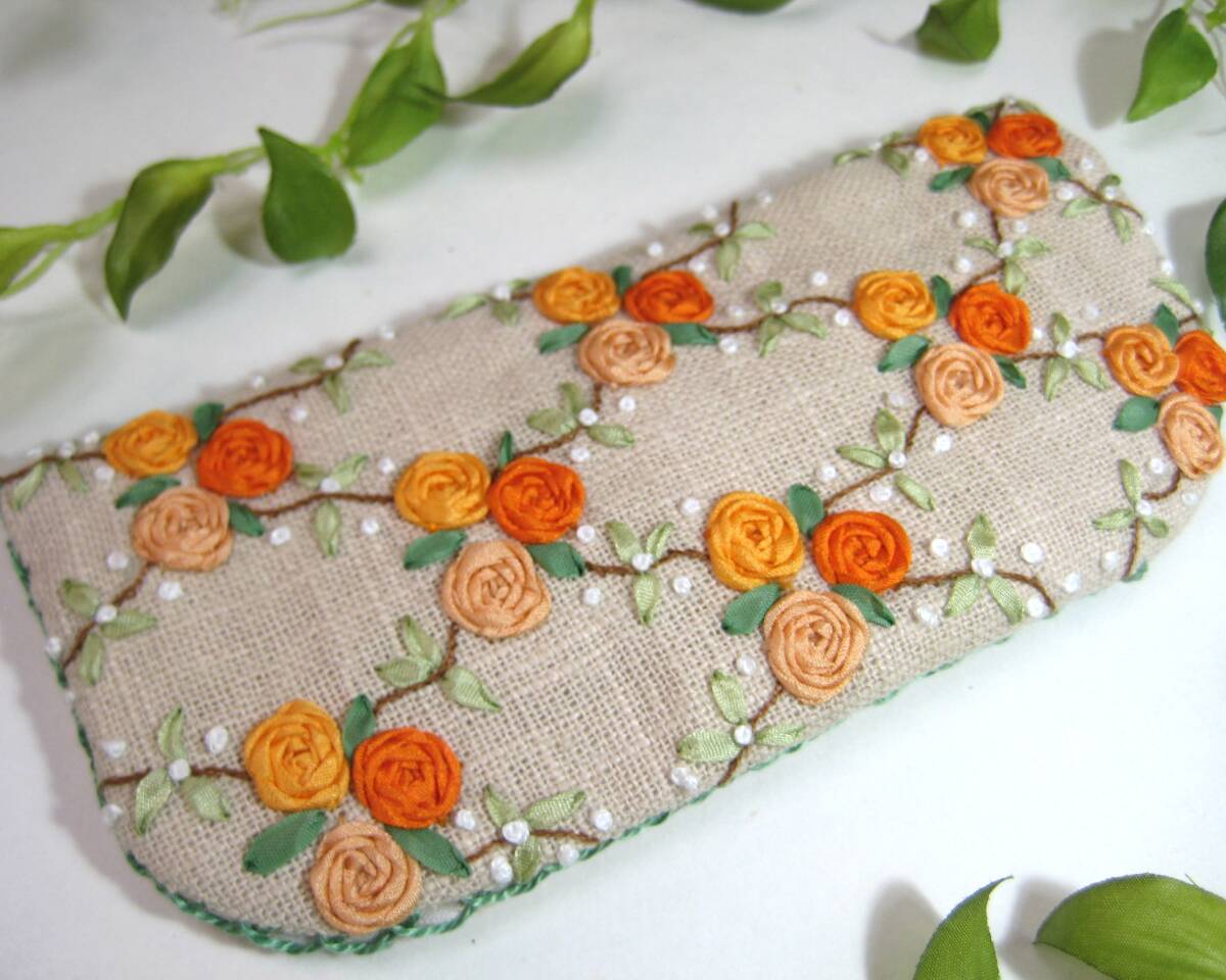 ★ハンドメイド★シルクリボン手刺繍のメガネケース★サングラス★リーディンググラス★_画像1