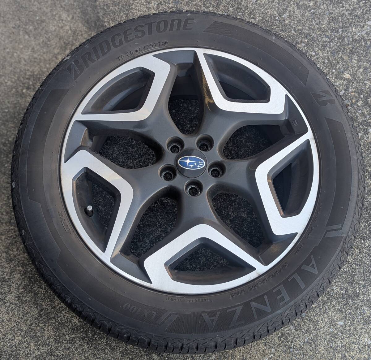 スバル XV GT系 純正18インチアルミホイール＋ブリヂストン アレンザLX100タイヤ4本セット_画像2