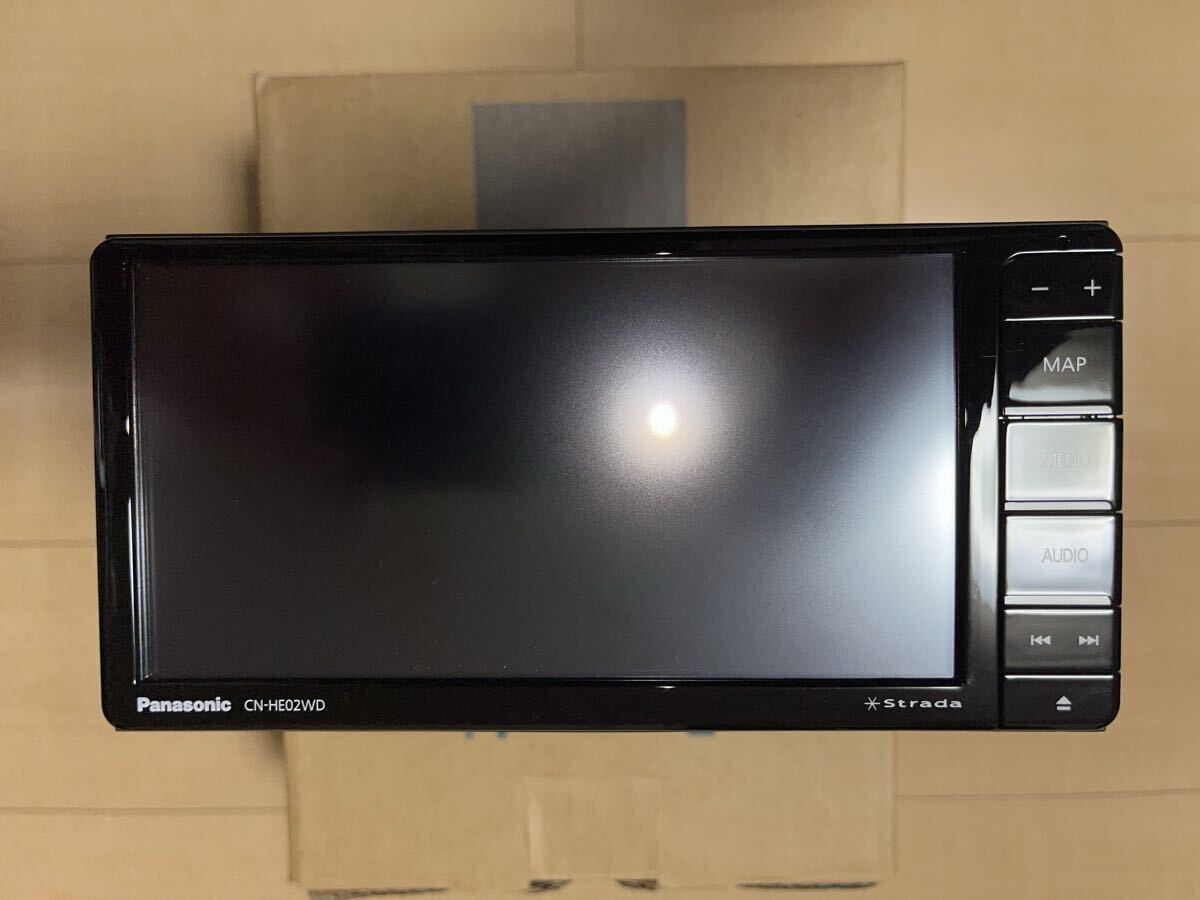 【中古美品】USBケーブル付 パナソニック ナビゲーション『CN-HE02WD』7インチワイド 200mm_画像1