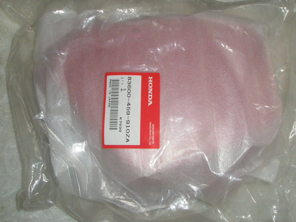 ホンダ CT110 ハンターカブ110　純正バッテリーカバー　新品未使用品ですが長期在庫品　83600-459-910ZA_画像1