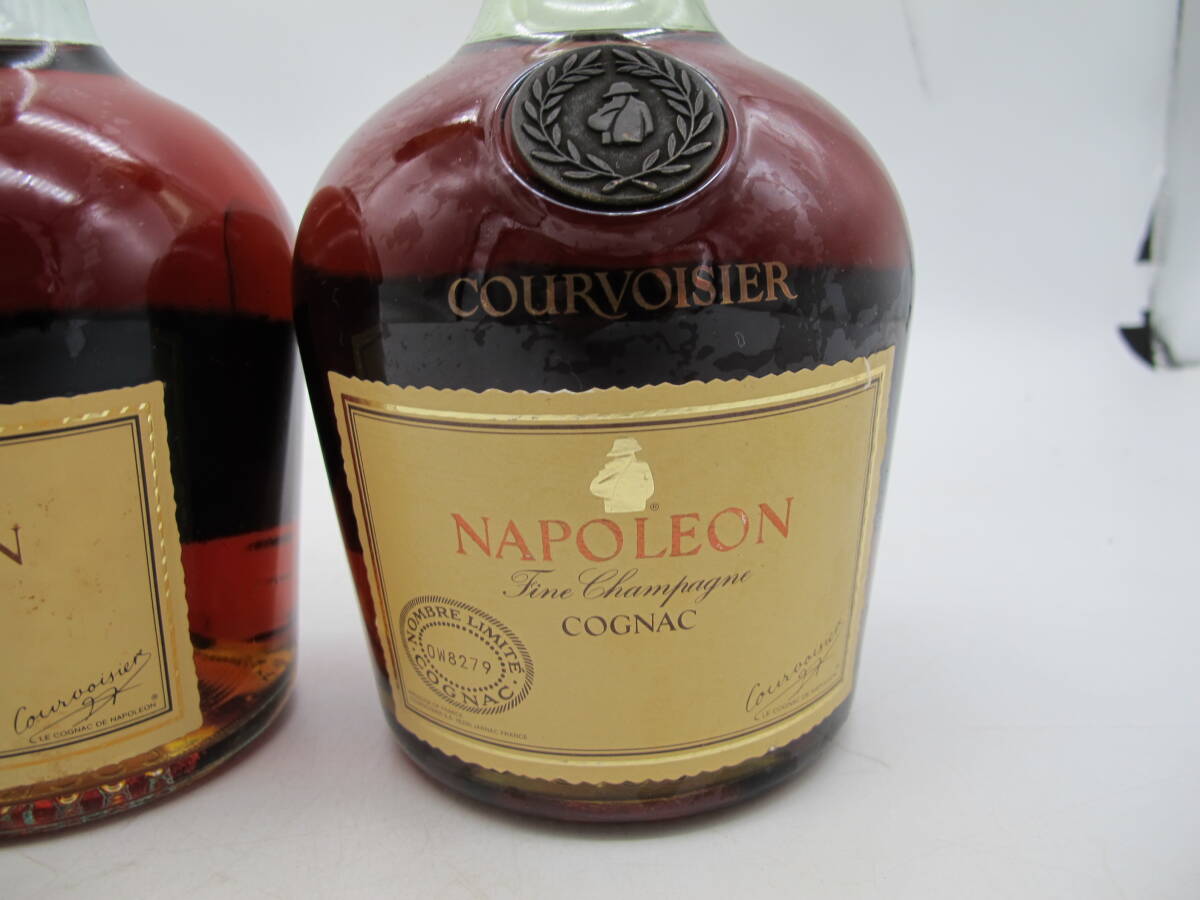 COURVOISIER クルボアジェ ナポレオン コニャックブランデー 700ml・40%　【未開栓品・古酒 】2本セット_画像4