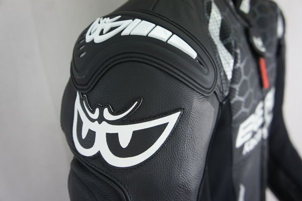 走行会 サーキット MFJ公認モデル 新規格対応 BERIK ベリック ハイグレード レーシングスーツ 329 BLACK 50サイズ L相当 展示品 \1～ 1円_画像6