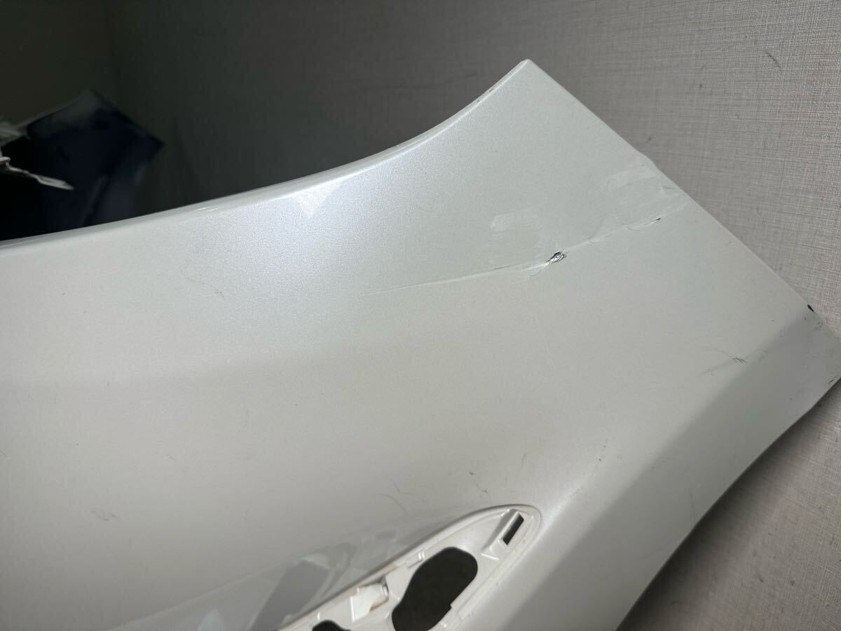 NHP10 後期 アクア 純正 フロントバンパー (070 ホワイトパールクリスタルシャイン) 52119-52A60 H1023-48_画像8